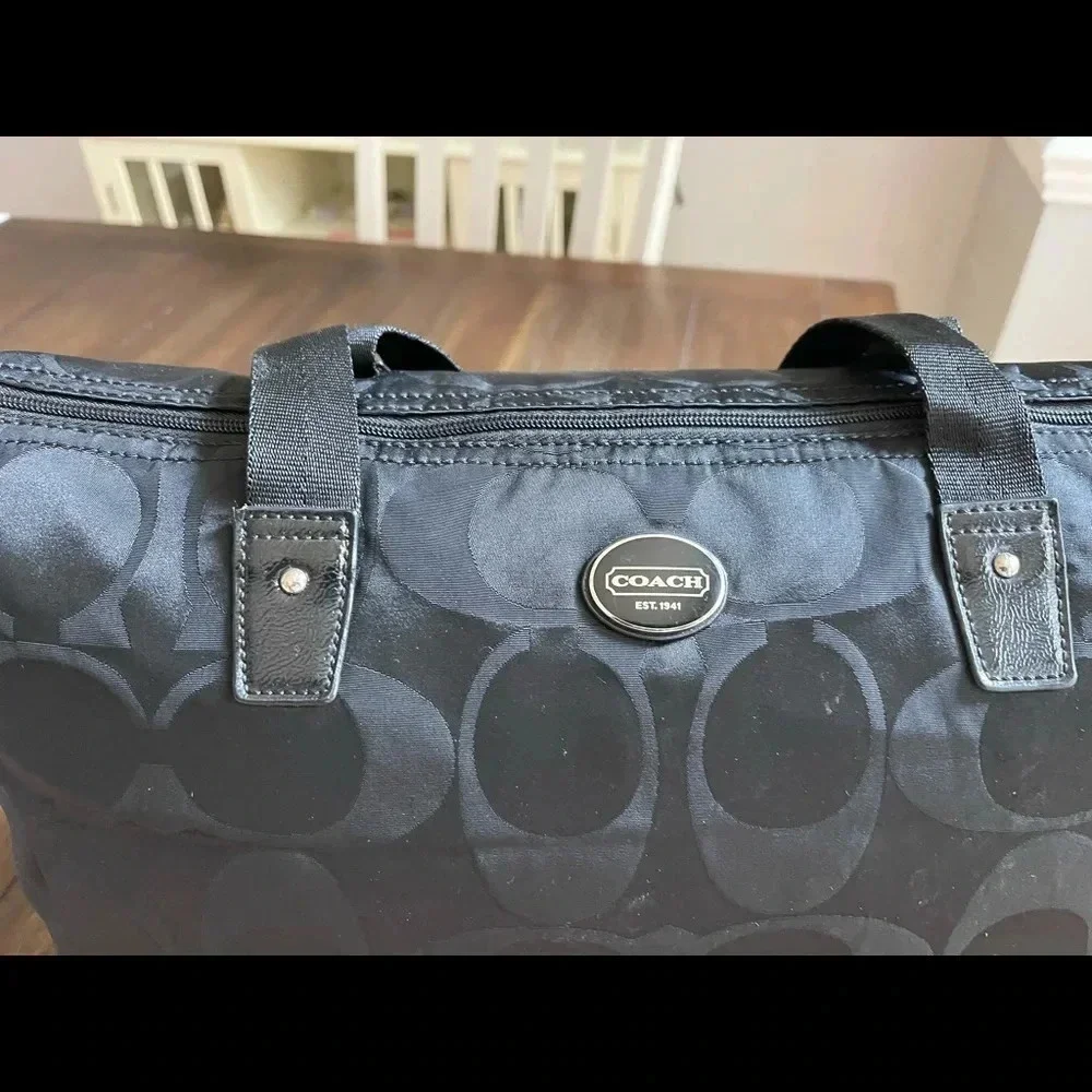 Coach logo tote bag